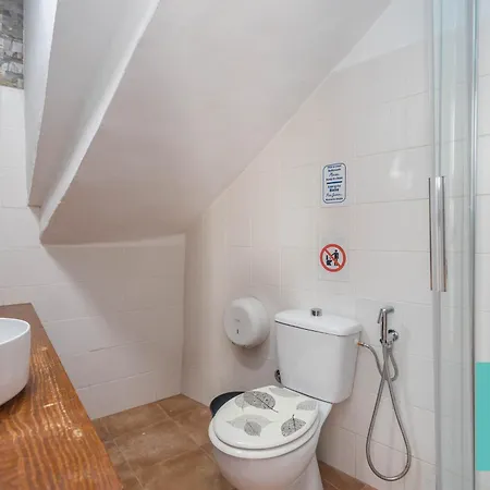 Casa Jalou 아게이크