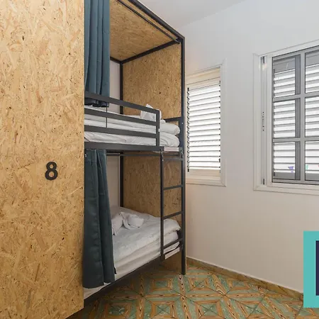 Casa Jalou Hostel *